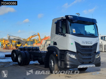Nieuw vrachtwagen chassis Iveco