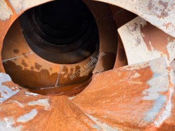 Kamion beton frézovací stroj / míchačka Iveco