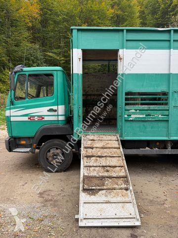 Teherautó  817L D VIEHLKW FÜR 7 KÜHE