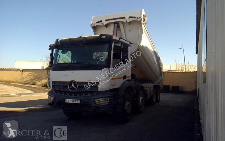 Vrachtwagen Mercedes n/c