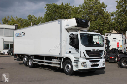 Iveco hűtőkocsi teherautó