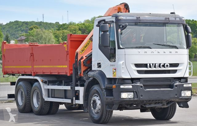 Camion Iveco TRAKKER 360 * Kipper 5,60m* KRAN...