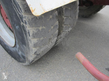 شاحنة ناقلة حاويات متعددة الأغراض Iveco