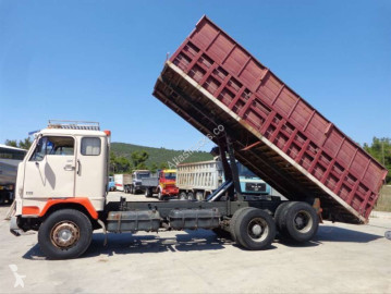 Camion benne Volvo