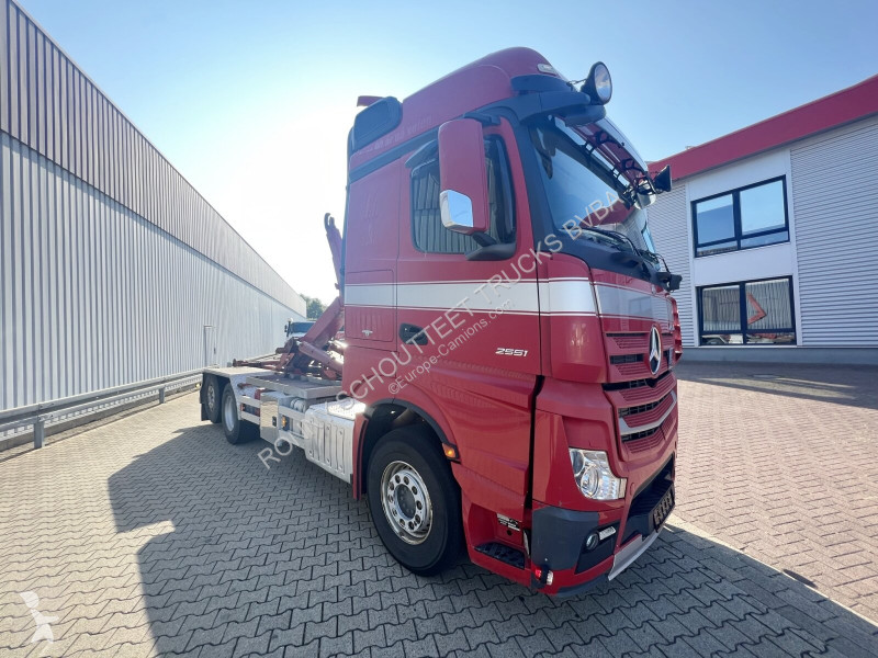Camion Mercedes Actros 2551 L 6x2 Actros 2551 L...