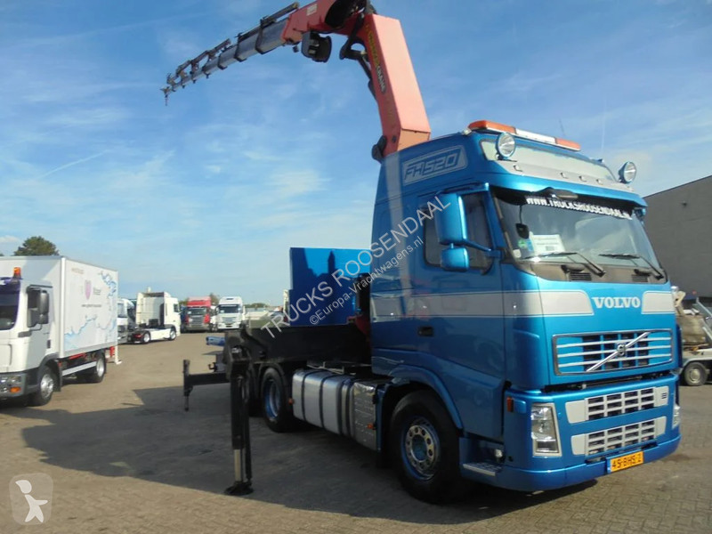 DAF CF 85.460. Mercedes Benz 2644. Владивосток самосвал с манипулятором. Манипуляторы лифт из фуры.