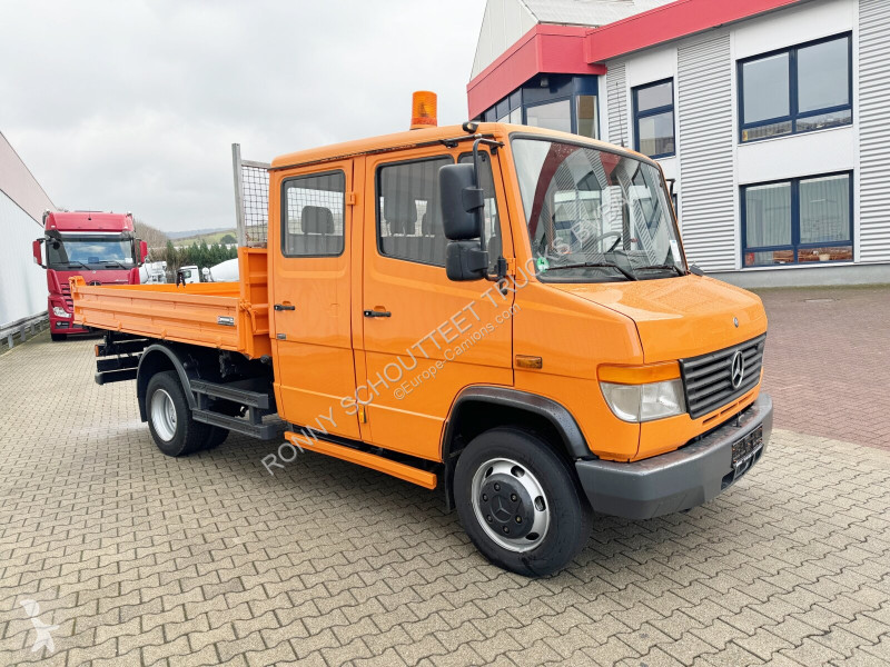 Camión Mercedes Vario 816 D 4x2 Doka Vario 816...