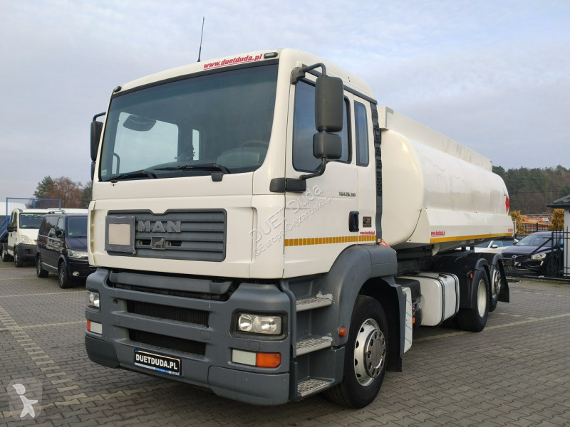 Lastbil MAN TGA 26.310 Autocysterna z Dystrybucją