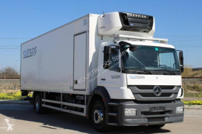 /32/3/8744110-camion-mercedes_th.jpg