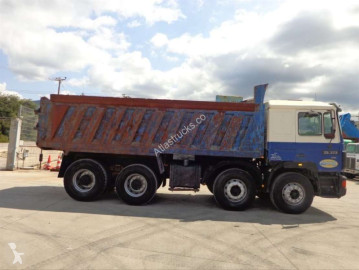Camion benne MAN