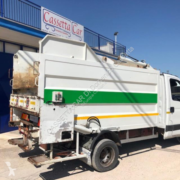 Véhicule utilitaire Iveco DAILY 50C...