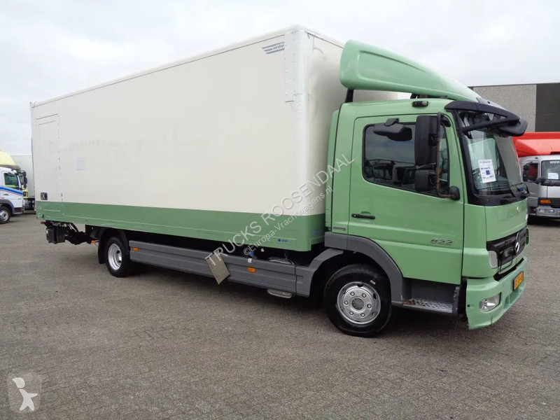 Kamion Mercedes 822 822 + Euro 5 + Dhollandia lift