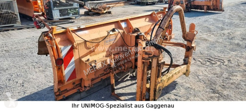 Uitrusting voor vrachtwagens  Schneepflug...