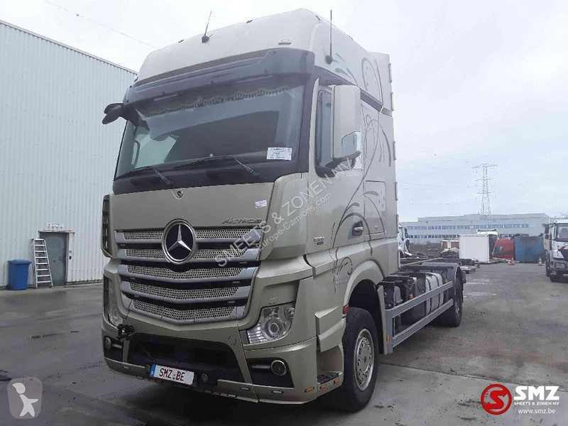 Camion Mercedes 1851 motor KO broken casse