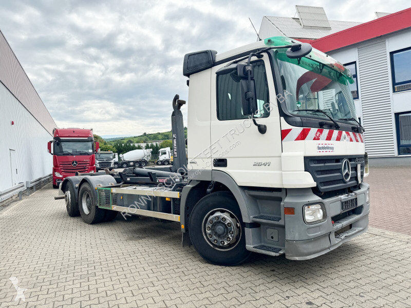 Kamion Mercedes Actros 2541 L 6x2 Actros 2541 L...