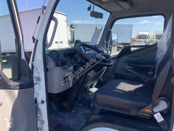Camion plateau ridelles Fuso