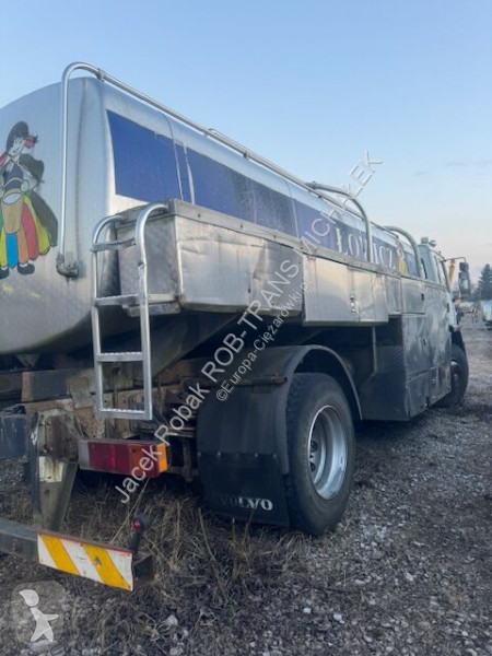 Camión Volvo FL 618