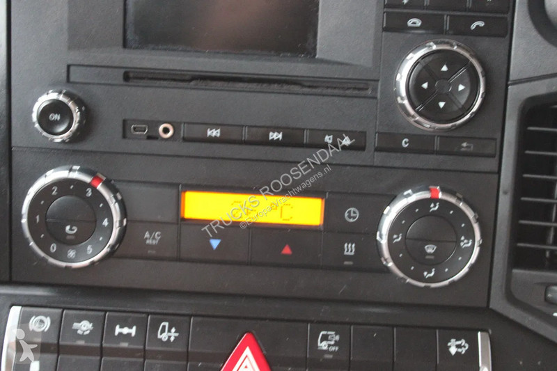 Kamion Mercedes 2027 + EURO 6 + 19T