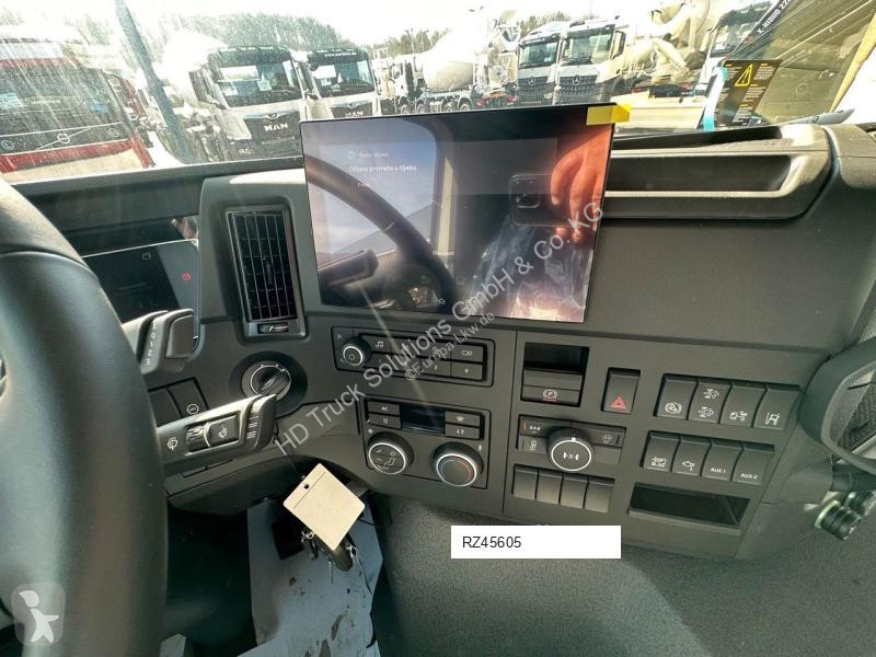 Camion Volvo FMX 500 8x4 Abrollkipper + Kran...