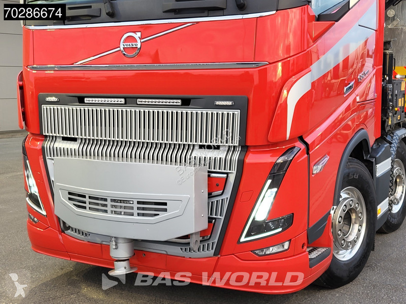 Vrachtwagen Volvo 650 8X2 HMF 7020K-RCS Crane +...