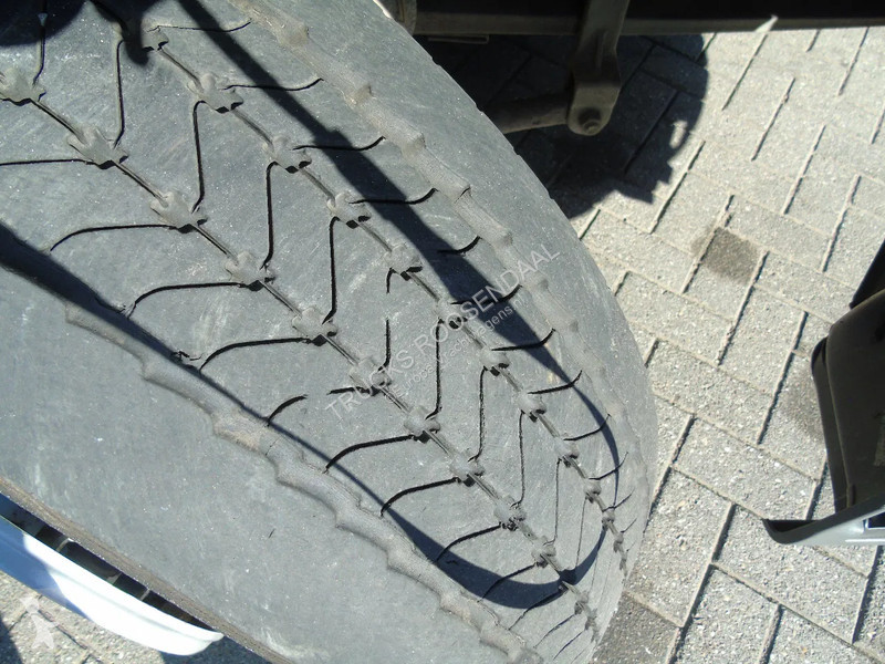 Kamion Volvo FL 250 + euro 6 + lift + 12T