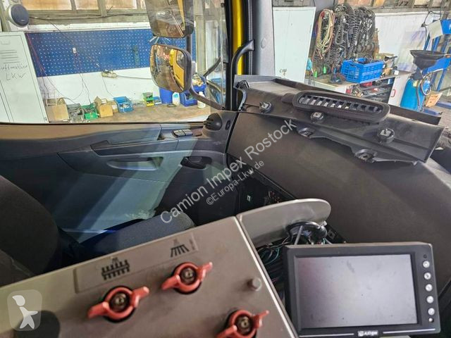 Vehículo de limpieza viaria Mercedes Haken mit...