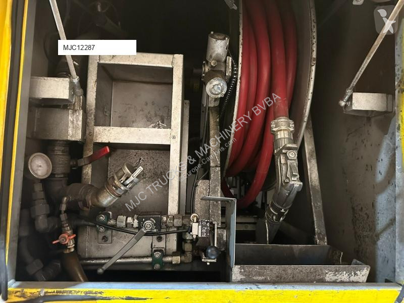 Lastbil Mercedes 16.000 L - 4 COMPARTIMENTS