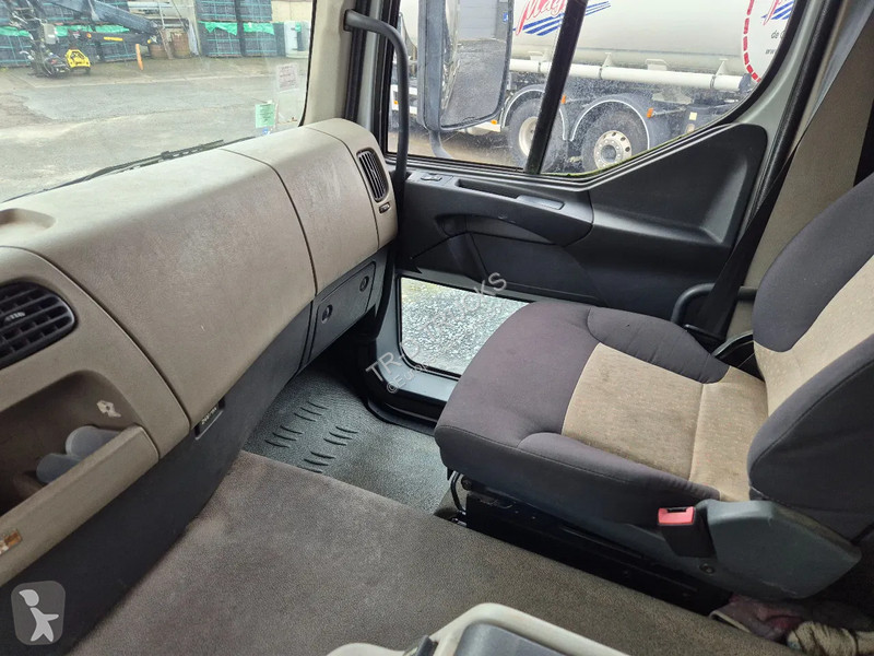 شاحنة Renault 320 DXI - 11000L INSULATED INOX...