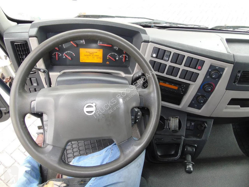 شاحنة Volvo FL 240 + 12t + euro 5 + lift