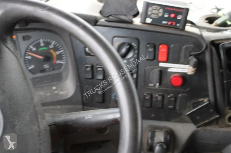 شاحنة Mercedes 2633 + 6x2 + euro 5 + manual