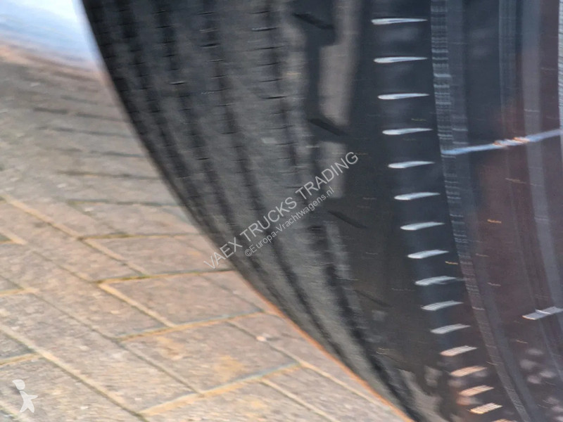 شاحنة Volvo 13460 Globetrotter 6x2*4 - BDF - I...