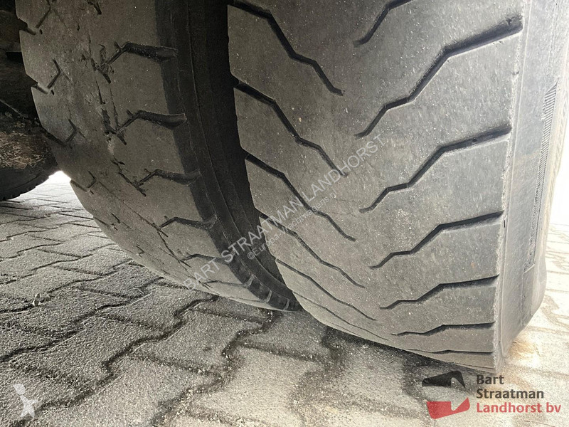 Lastbil Ginaf X6 4142 CF 8x2 met 22 m3...