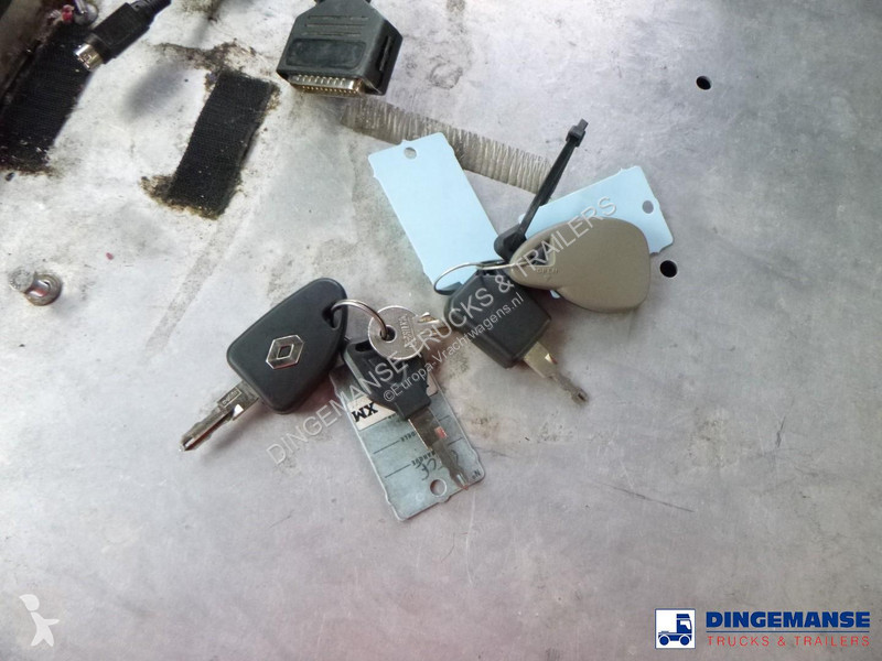 شاحنة Renault 280 dxi 4x2 gas tank 19 m3