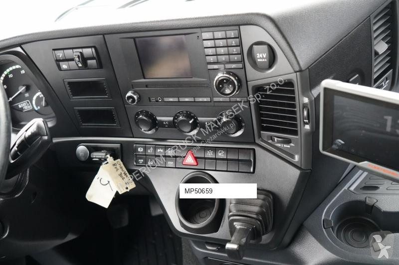 شاحنة Mercedes X-HIPRO 302
