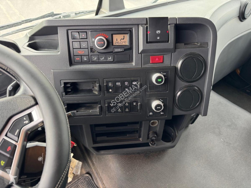 شاحنة Renault 460