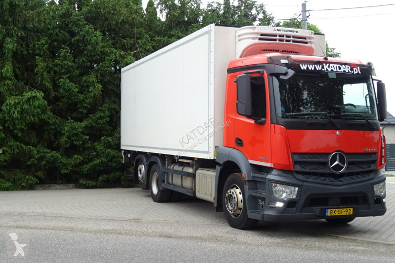 شاحنة Mercedes 2840 Syp euro 6 chłodni 3 osie...