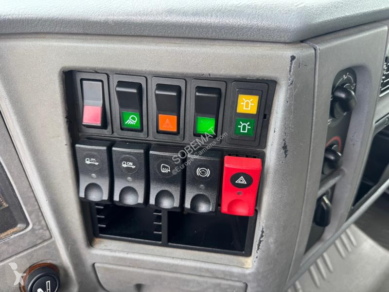 شاحنة Renault 220 DCI