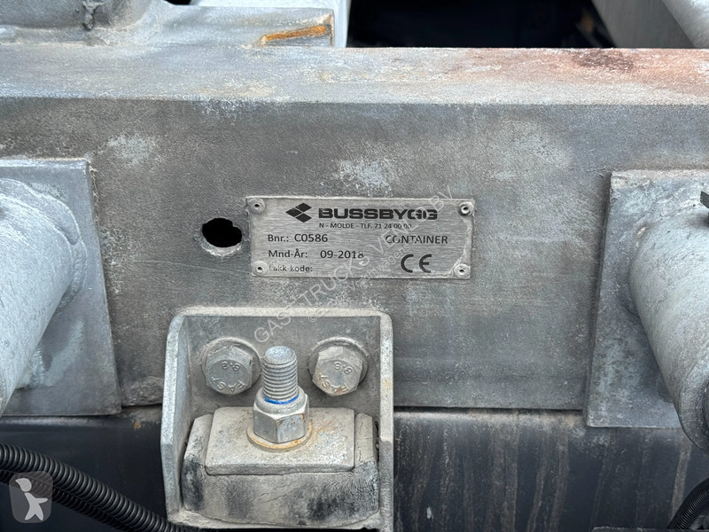 شاحنة Volvo 330 6x2*4 BDF + Lift Only 309Tkm!...