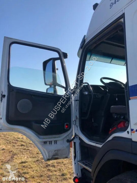 Camion Volvo 18002
