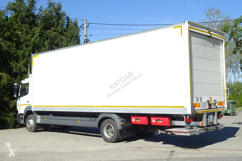 Камион Mercedes 1218 Euro 6 kontener 20pal...