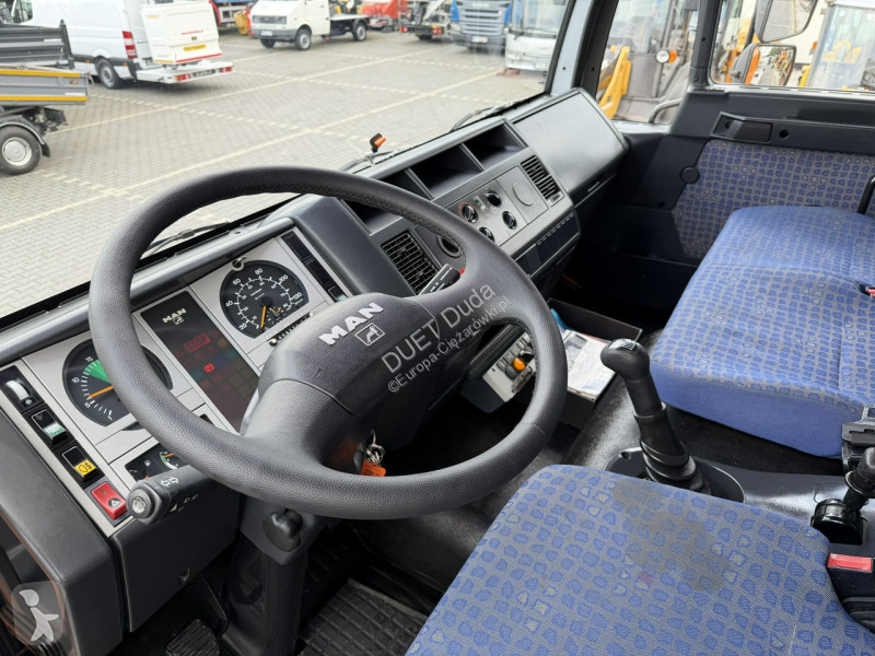 Camion MAN LE 14.220B 4x4 Zwyżka Bizzocchi KF...