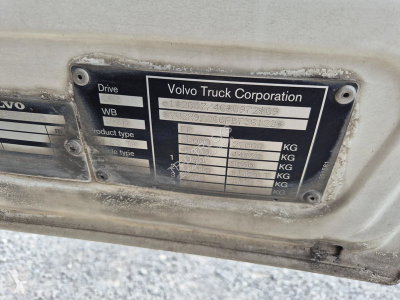 شاحنة Volvo FMX 370 16000L INSULATED INOX TANK...