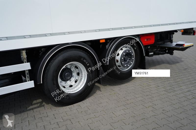 Camión Iveco / 420 / E 6 / KONTENER + WINDA /...