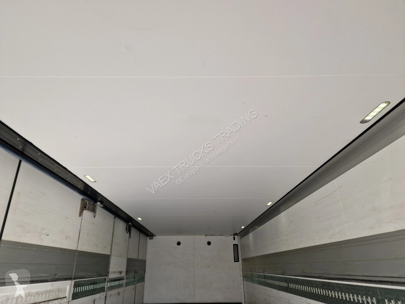 شاحنة Mercedes 1827 4x2 Box with sidedoors -...