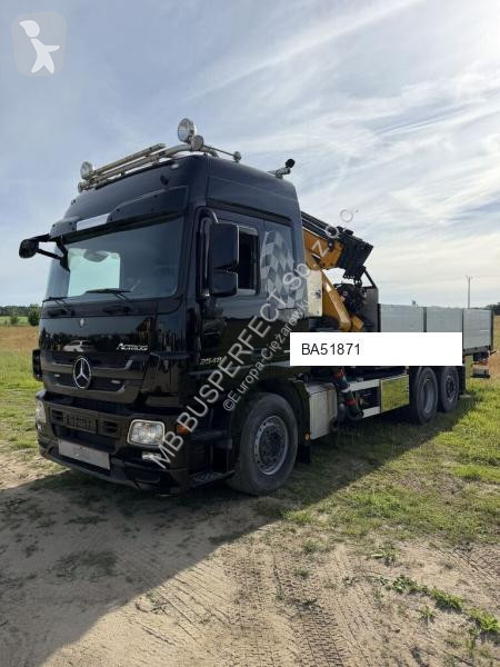 شاحنة Mercedes 3332