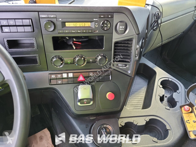 Грузовик Mercedes 2636