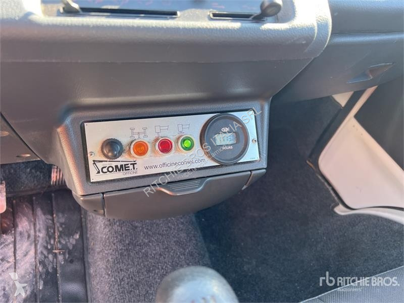 Kamion Comet New Esk 14 14 m on Piaggio Porter...