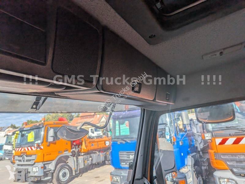 Грузовик Volvo 380 / 8X4 / 28m Hiab Kran / WINCH