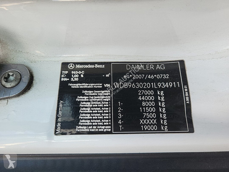 Teherautó Mercedes 2735