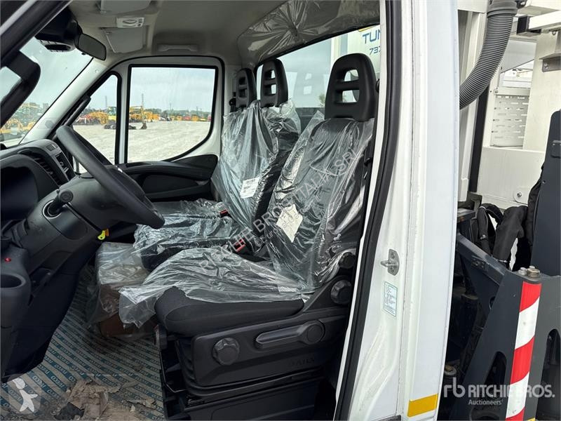 Camion Iveco Palfinger Tunlift 737-500 5 m on...